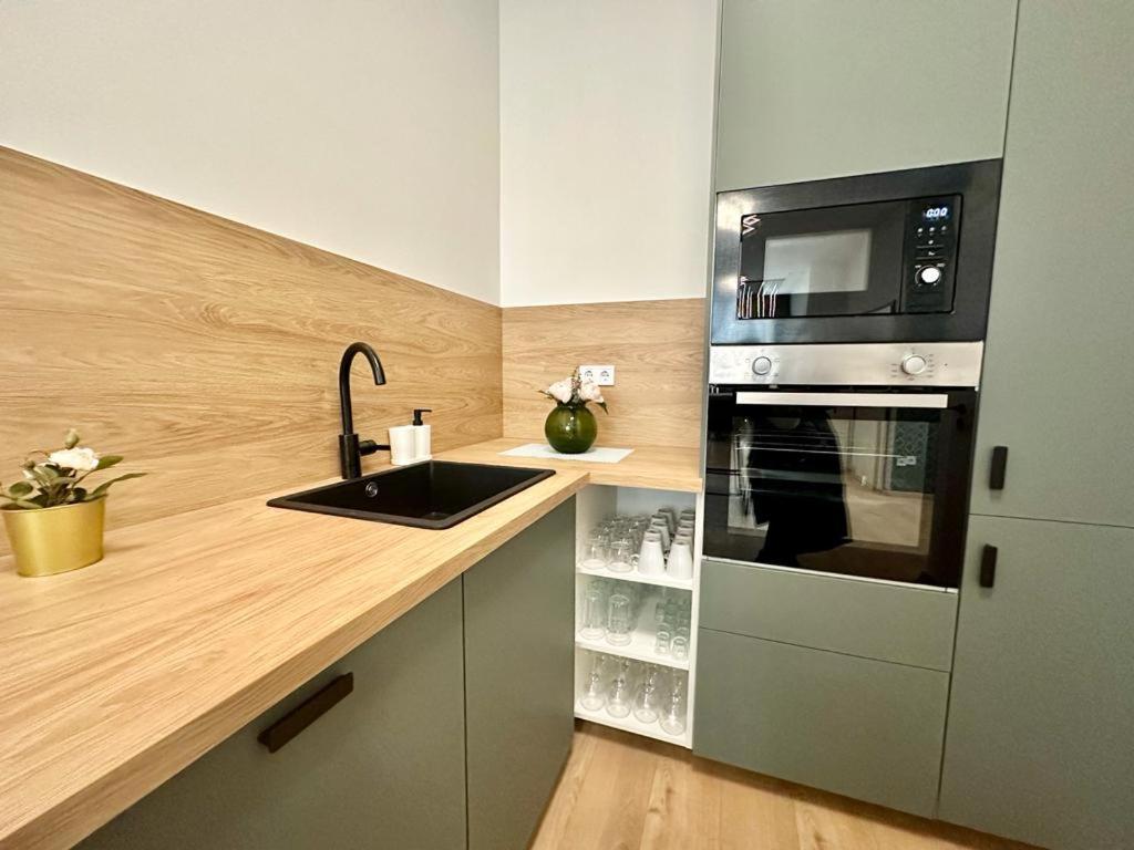 Apartment At Gozsdu Courtyard #Partyzone #Downtown #Freeparking Budapest Eksteriør bilde