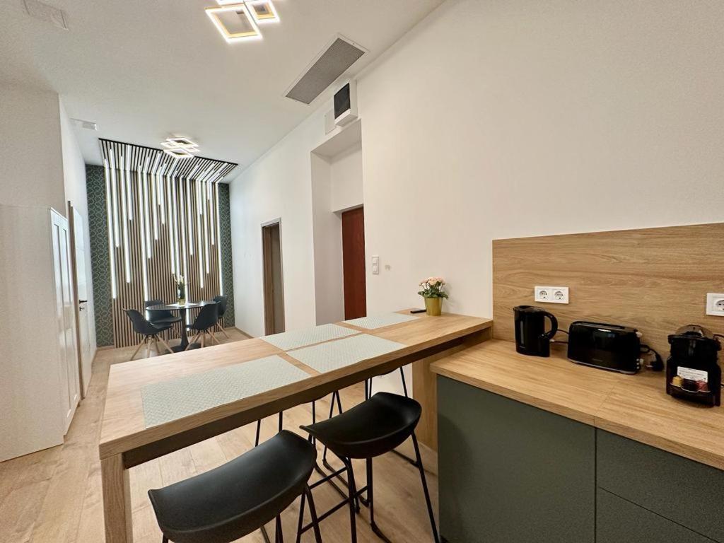 Apartment At Gozsdu Courtyard #Partyzone #Downtown #Freeparking Budapest Eksteriør bilde