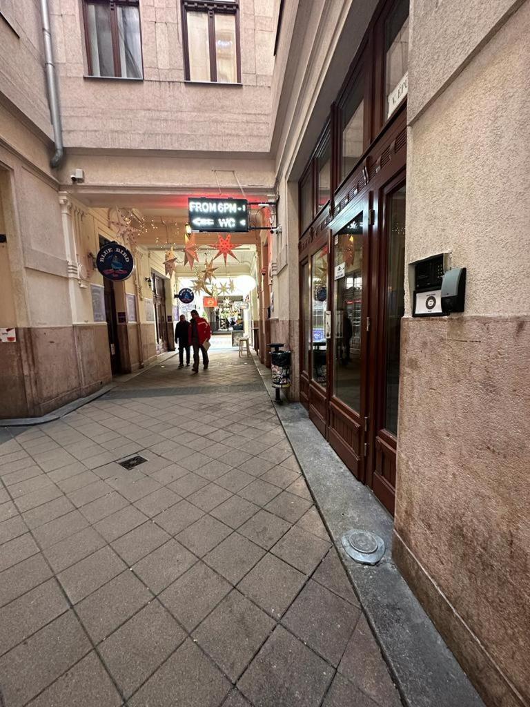 Apartment At Gozsdu Courtyard #Partyzone #Downtown #Freeparking Budapest Eksteriør bilde